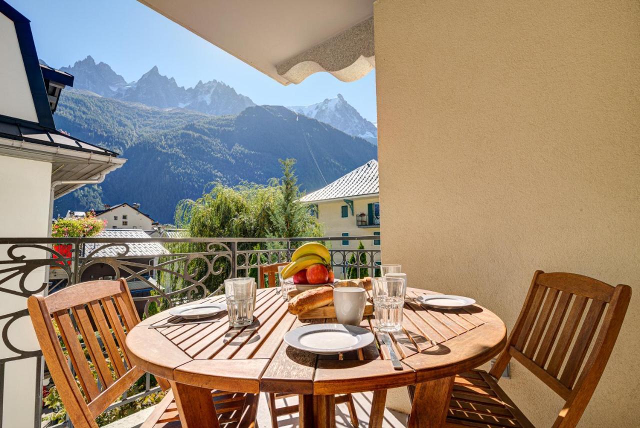Apartment Le Paradis 2 - Alpes Travel - Central Chamonix Bagian luar foto