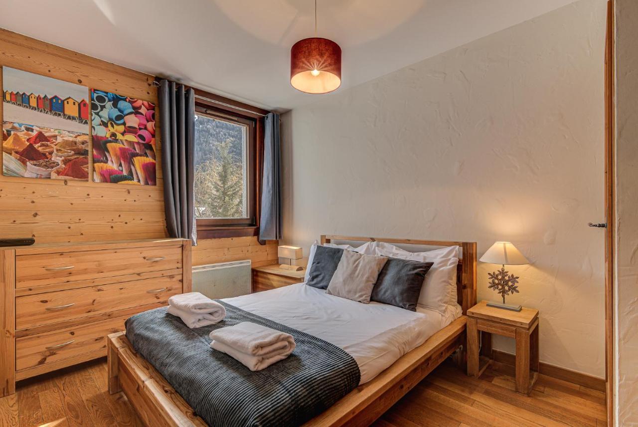 Apartment Le Paradis 2 - Alpes Travel - Central Chamonix Bagian luar foto