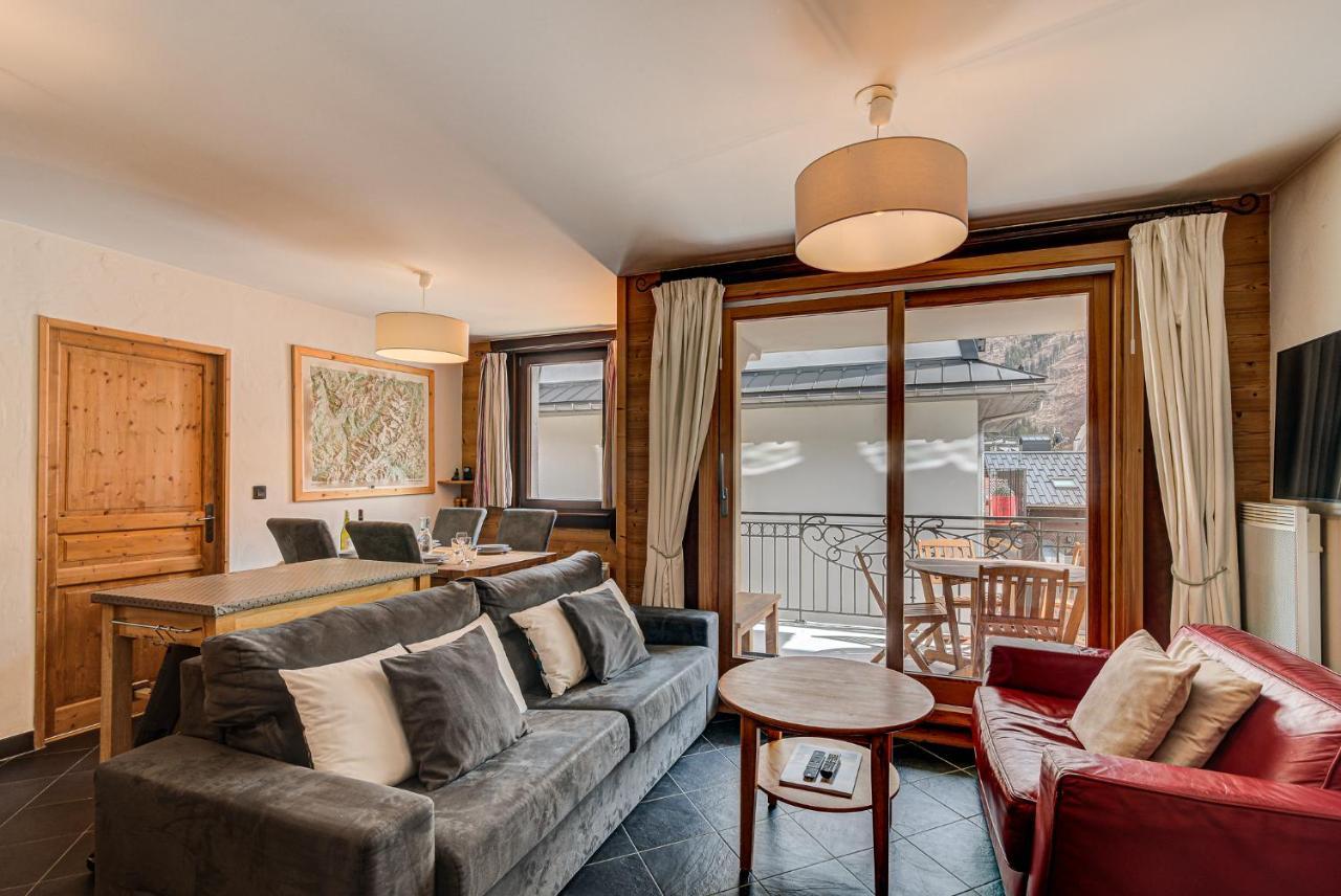 Apartment Le Paradis 2 - Alpes Travel - Central Chamonix Bagian luar foto