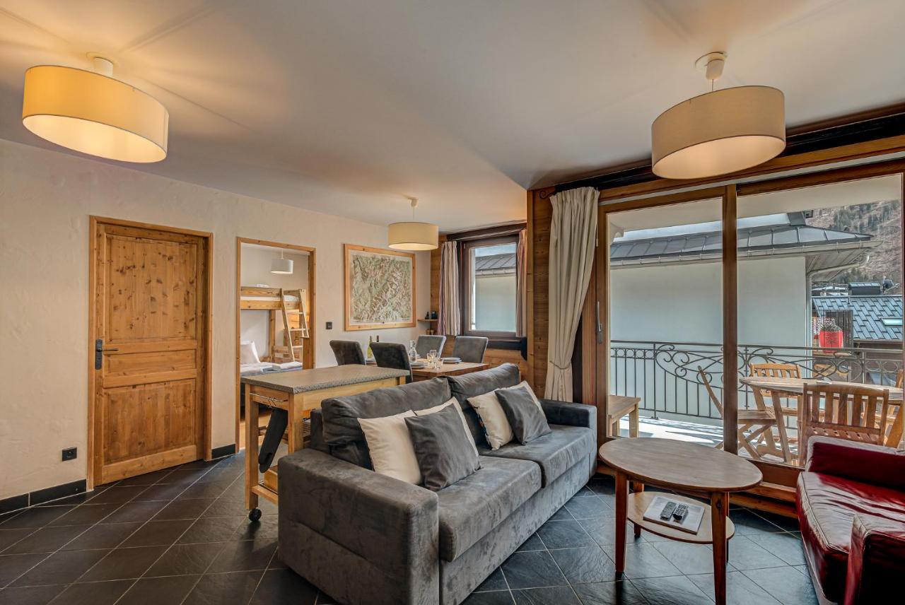 Apartment Le Paradis 2 - Alpes Travel - Central Chamonix Bagian luar foto