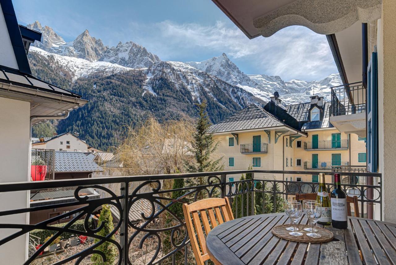 Apartment Le Paradis 2 - Alpes Travel - Central Chamonix Bagian luar foto