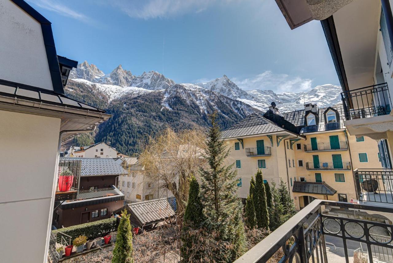 Apartment Le Paradis 2 - Alpes Travel - Central Chamonix Bagian luar foto