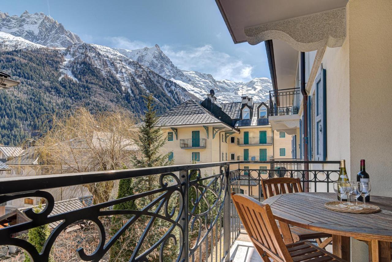 Apartment Le Paradis 2 - Alpes Travel - Central Chamonix Bagian luar foto