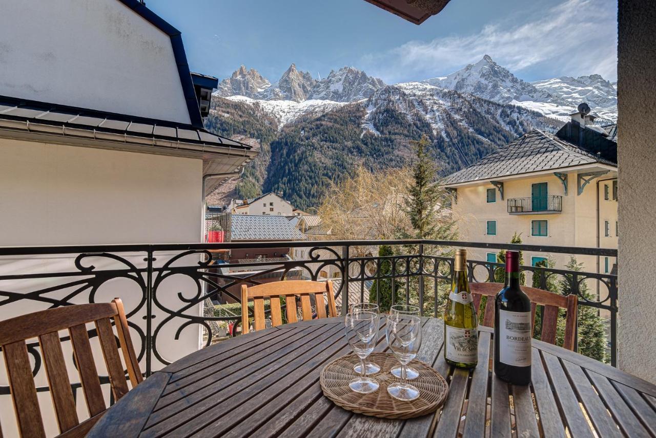 Apartment Le Paradis 2 - Alpes Travel - Central Chamonix Bagian luar foto