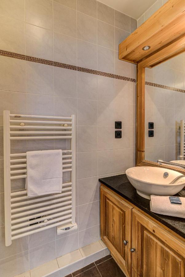 Apartment Le Paradis 2 - Alpes Travel - Central Chamonix Bagian luar foto