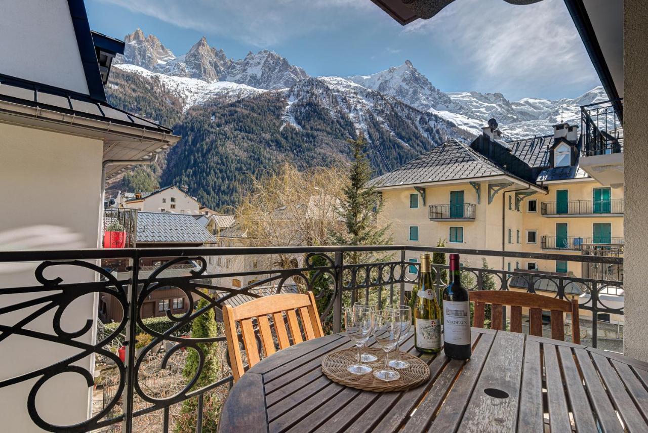 Apartment Le Paradis 2 - Alpes Travel - Central Chamonix Bagian luar foto