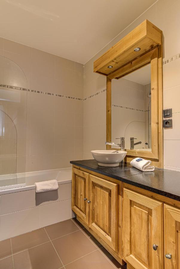 Apartment Le Paradis 2 - Alpes Travel - Central Chamonix Bagian luar foto