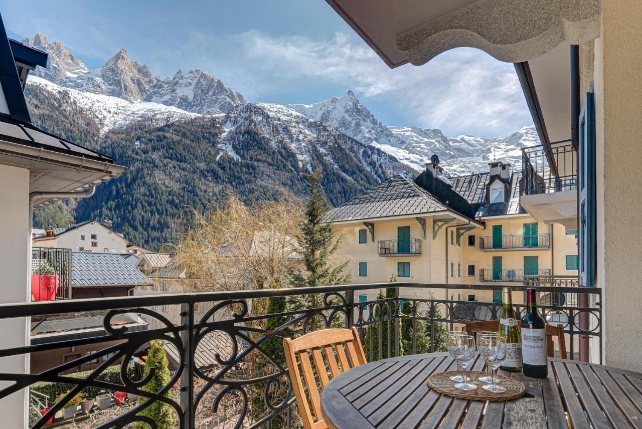 Apartment Le Paradis 2 - Alpes Travel - Central Chamonix Bagian luar foto